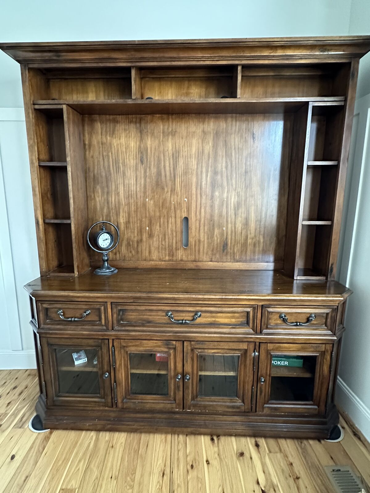 Heavy duty entertainment center