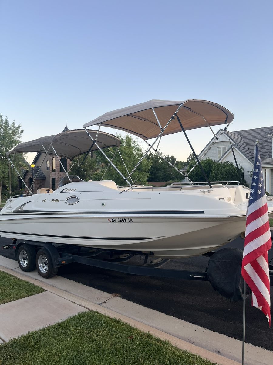 1997 SEA RAY 240 Sundeck 24ft