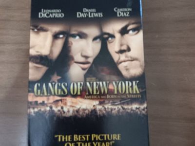 Gangs of New York VHS Tape Movie Leonardo DiCaprio Daniel Day-Lewis