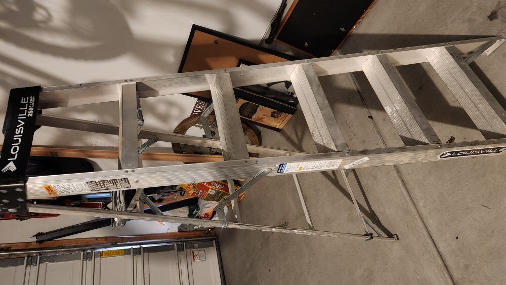 6ft aluminum ladder Louisville Brand