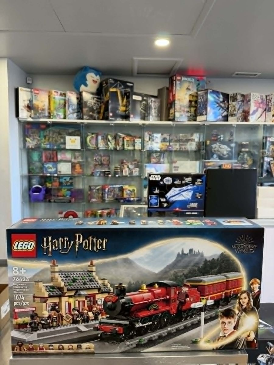 Brand new 76423 LEGO Harry Potter Philosopher's Stone Hogwarts Express & Hogsmeade Station