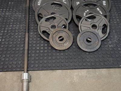 weights 342 pounds
