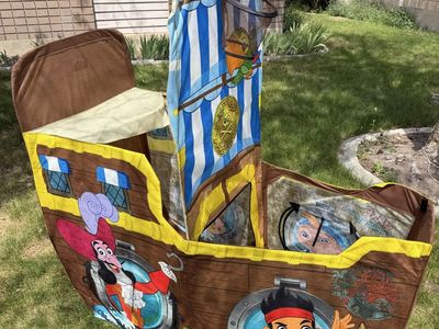 Disney Jake and the Never Land Pirates Collapsible Pop-Up Play Tent Pirate Ship