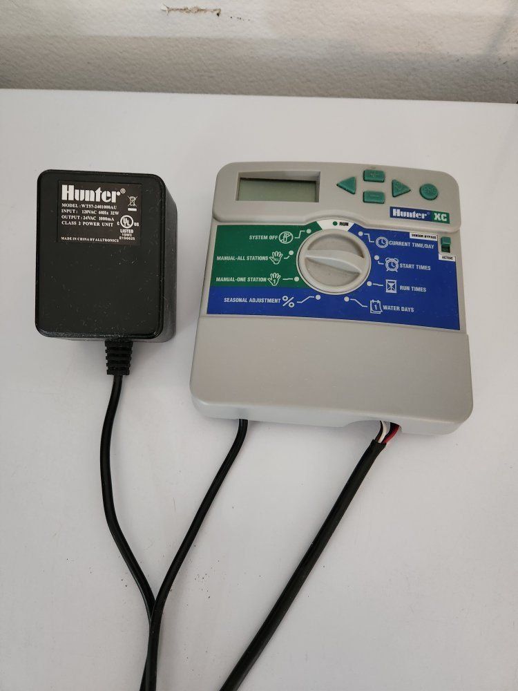 Hunter XC Sprinkler Controller & Power Supply - 120VAC Input, 24VAC Output 4 station controller