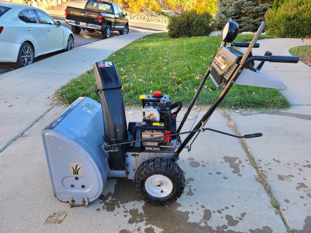 MTD Yard Machines 5 HP Snowblower