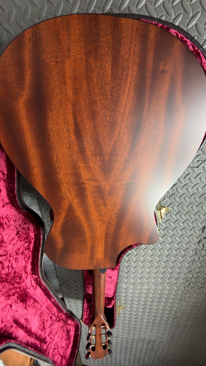 Main image 8