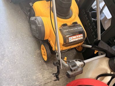DeWalt 60V MAX Brushless Cordless Snow Blower – $500
