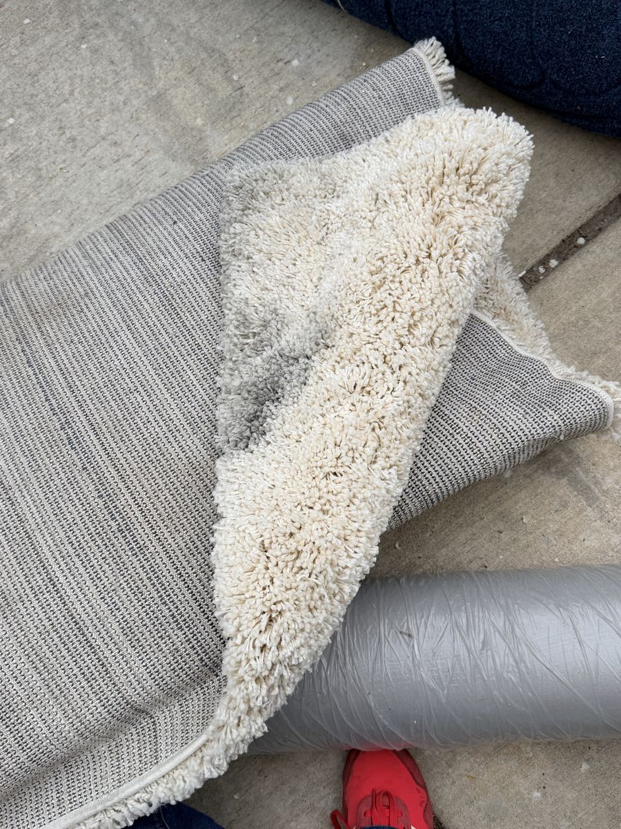 New 10x14 Safavieh Crean Shag. Dirty In Shipping