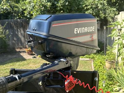 LIKE NEW '89 EVINRUDE EIGHT HORSE OUTBOARD