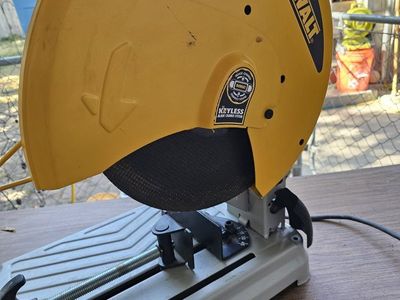 DeWalt D28715 14-inch Abrasive Chop Saw - Keyless Blade Change, 5.3HP Motor