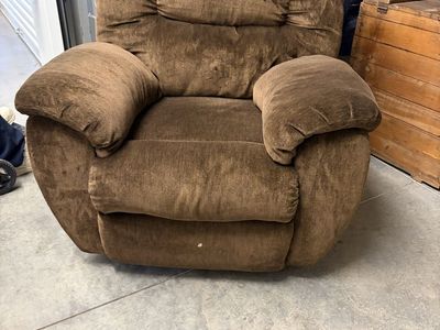 Brown Recliner Chair - Cozy & Functional Seating