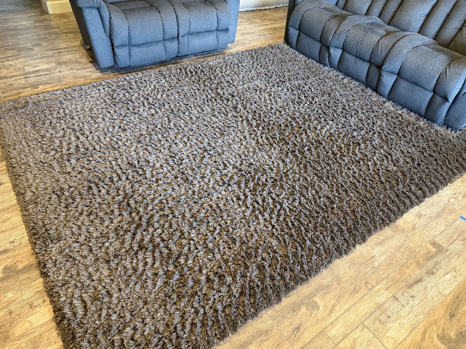 Thomasville Metropolitan 7’10” x 10’ Super Luxury Shag Area Rug – Ash Brown