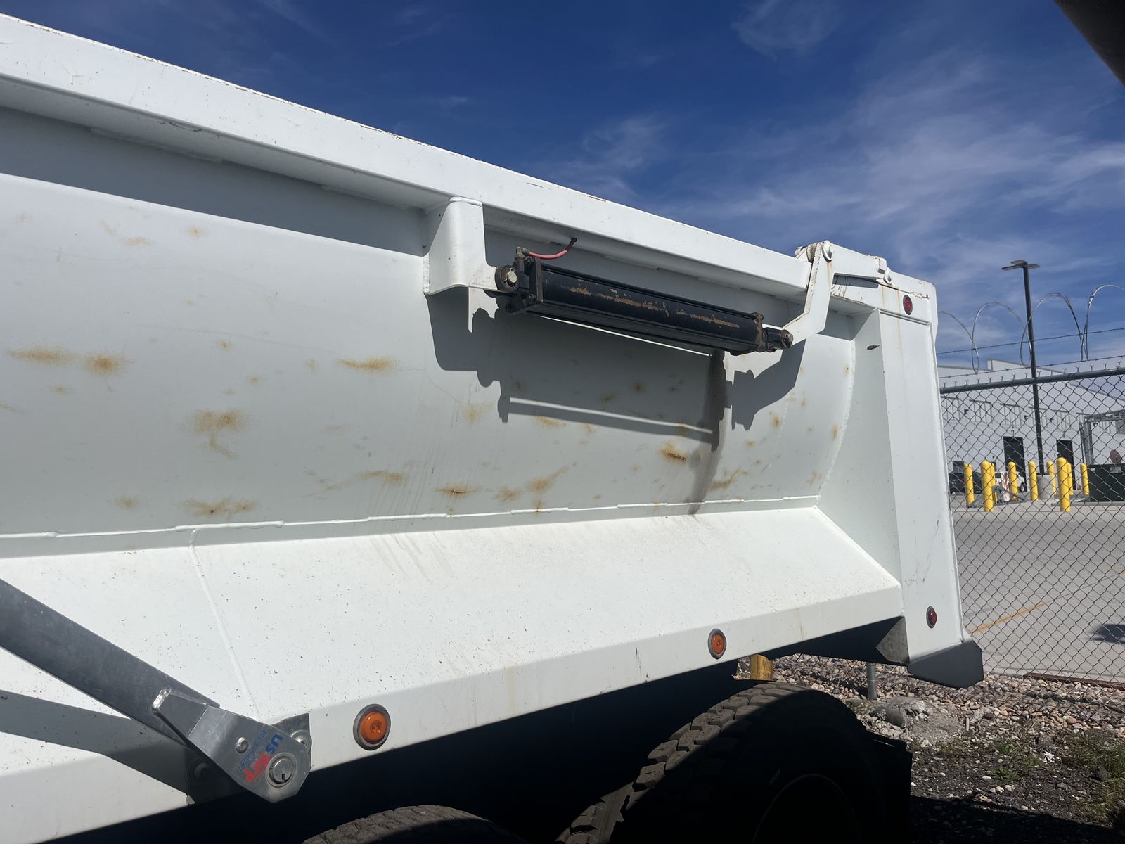 19 Foot Dump Bed With Tarp