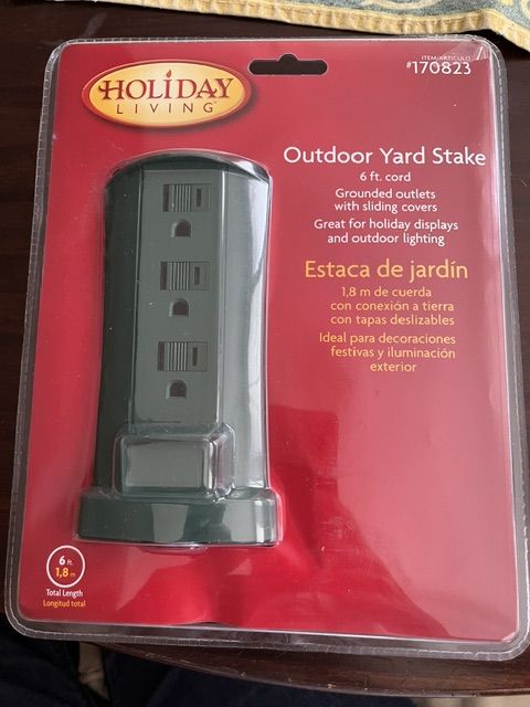 New Outdoor Yard Stake - 3 grounded outlets, 6 ft cord