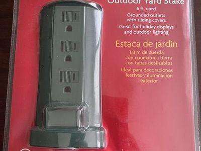 New Outdoor Yard Stake - 3 grounded outlets, 6 ft cord