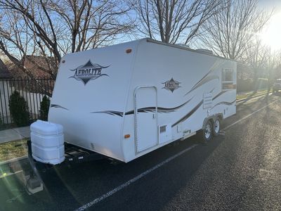 2008 Arrow Light Travel Trailer Sleeps 10