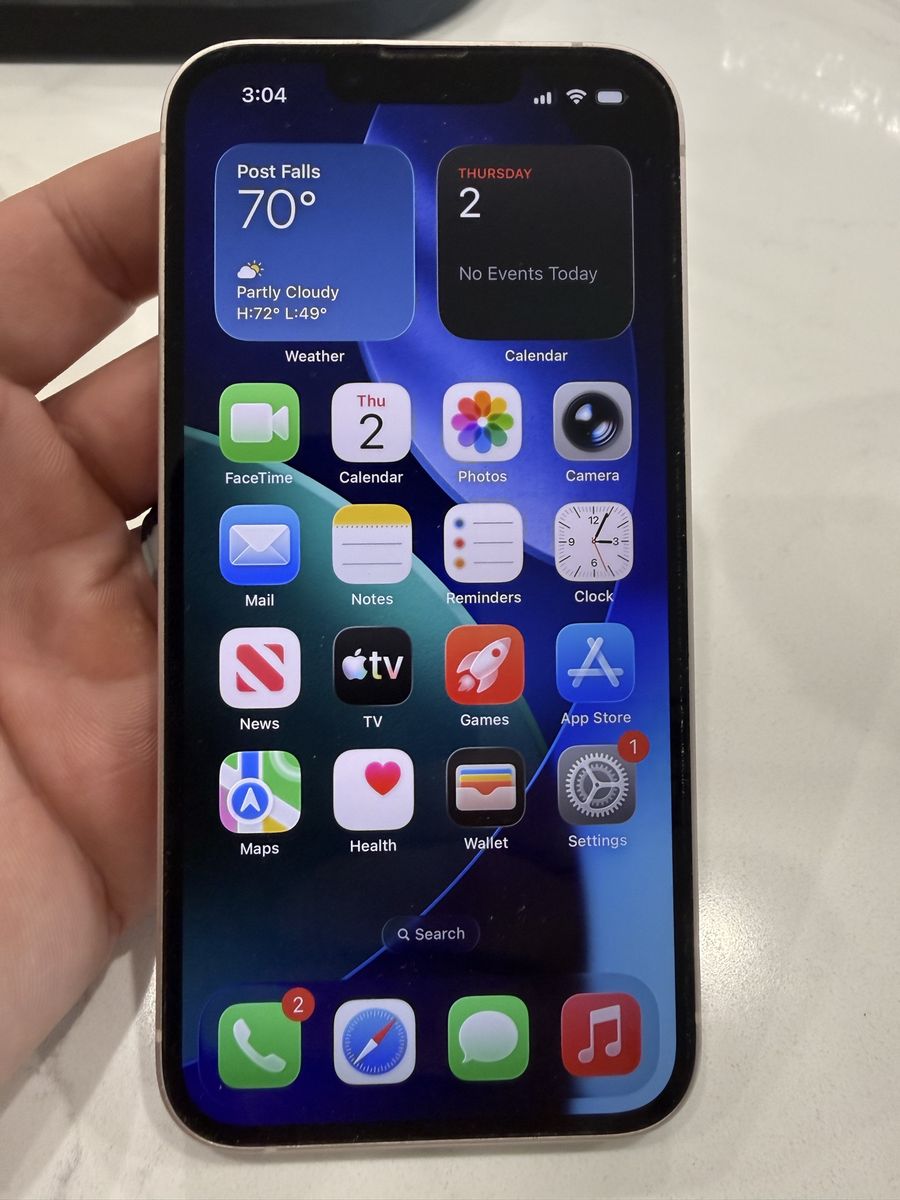 Apple iPhone 13 - 128 GB, Unlocked, Excellent Condition + 4 Cases