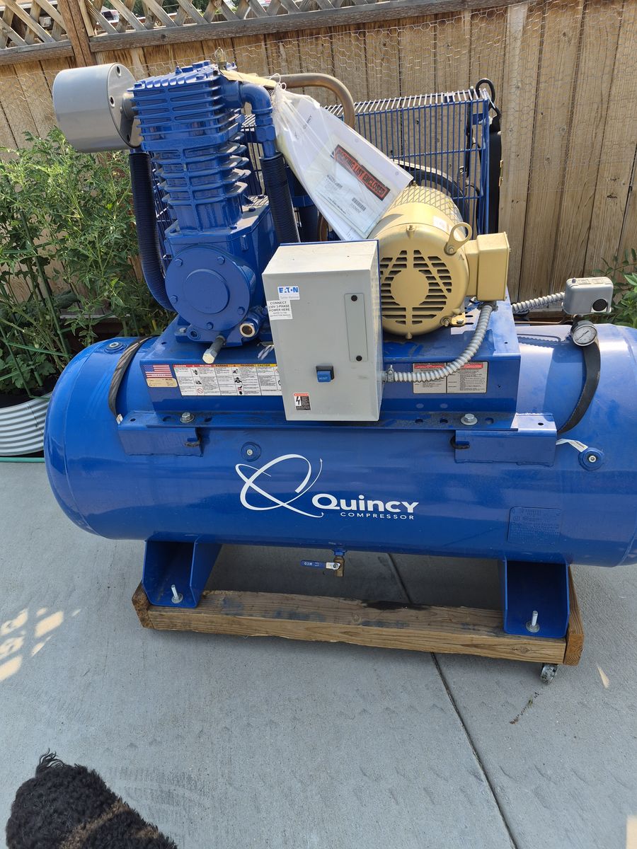 Quincy 10 HP 120 Gallon 3-Phase Industrial Air Compressor