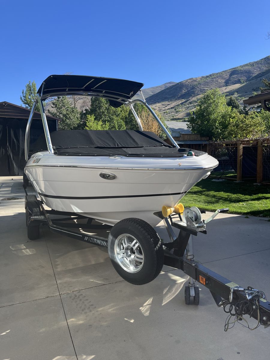 2012 Four Winns 200 H