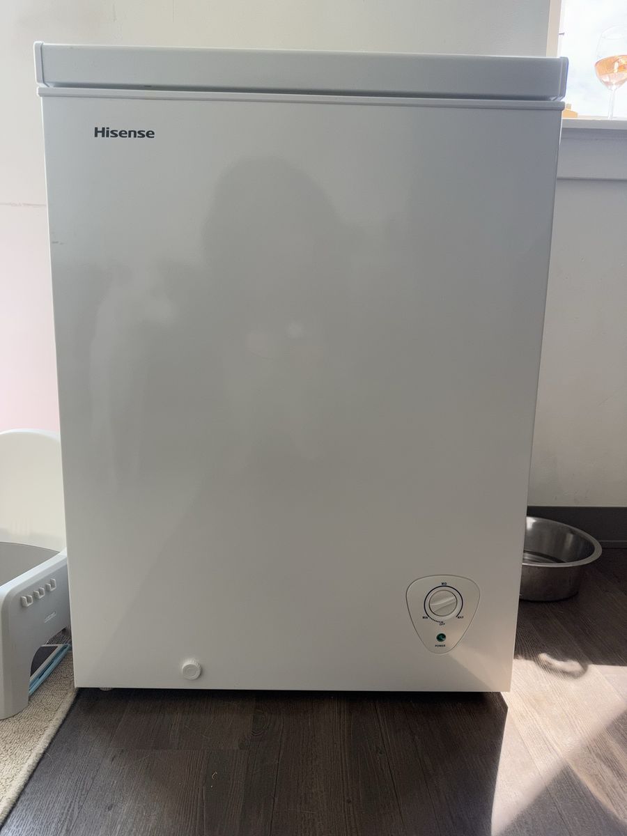 ️ Hisense Chest Freezer | $110 OBO