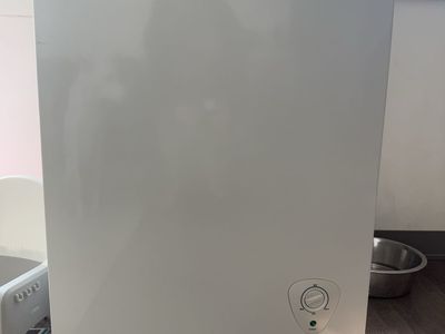 ️ Hisense Chest Freezer | $110 OBO