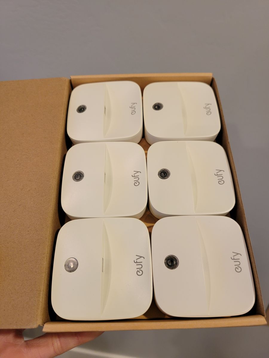 Light-sensing hallway lights