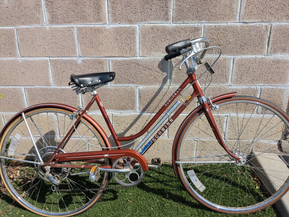 Vintage Ladies Schwinn Suburban 5 speed Townie