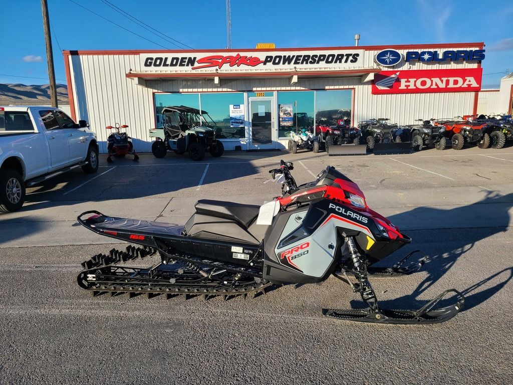 2025 Polaris® 850 PRO RMK 165 Storm Gray / Indy Red