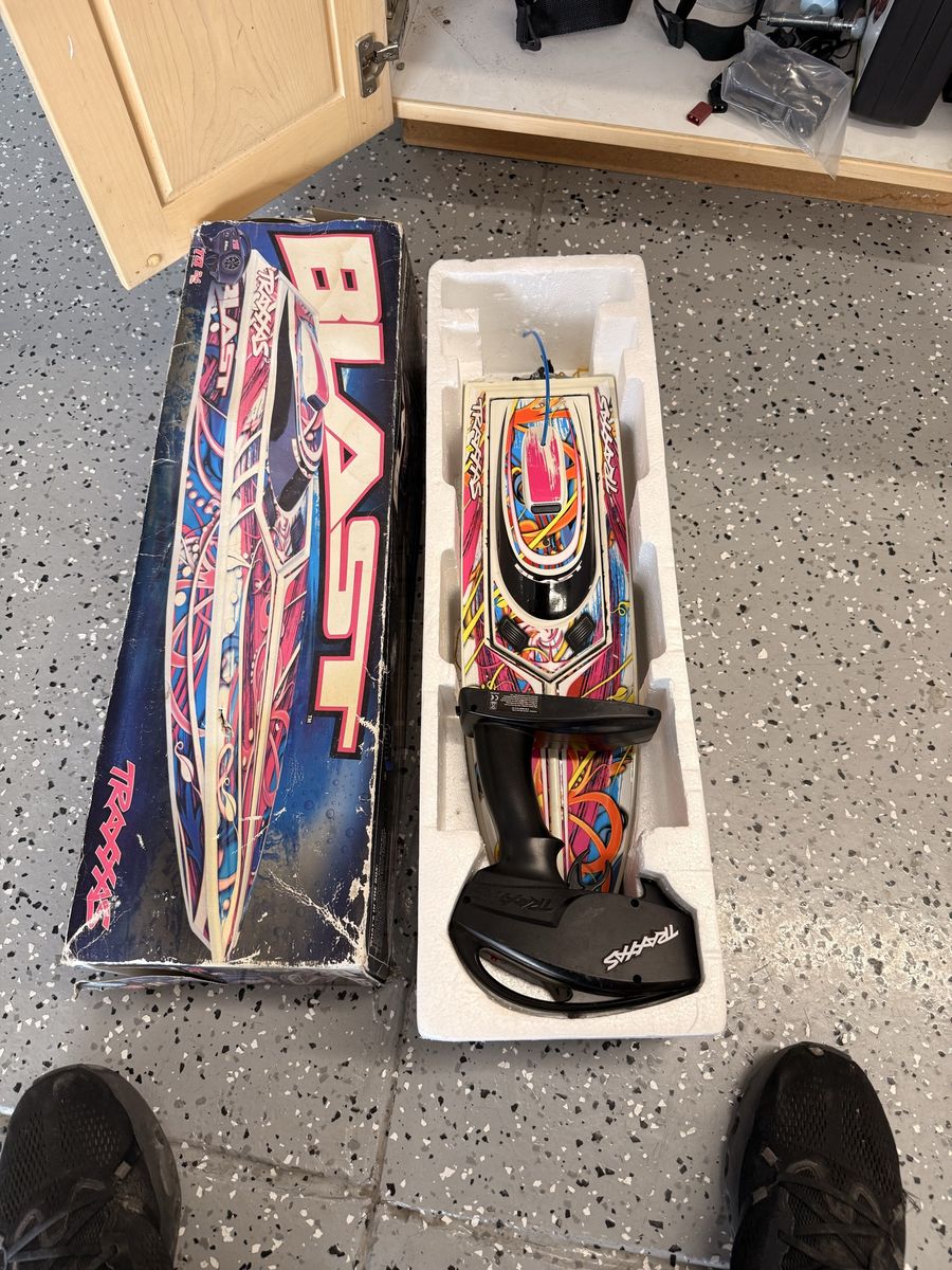 Traxxas blast rc boat