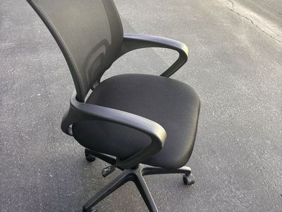 Nice office chair in awesome condition