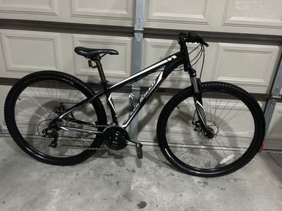 Specialized Hardrock - Small W/ 29” Wheels