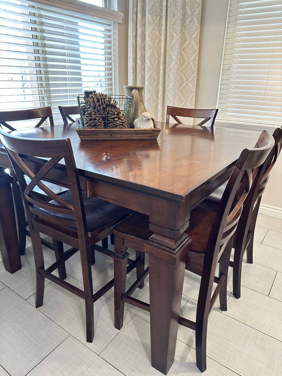 Dining Table With 8 Chairs And Console
