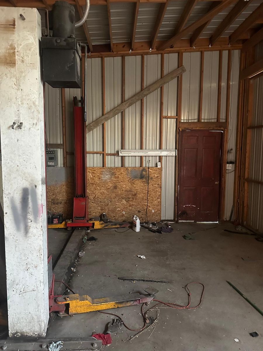 Main image 6
