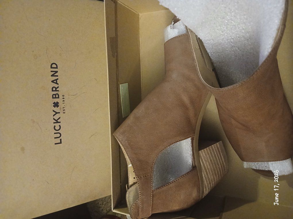 *NEW* Lucky brand women's sandals
