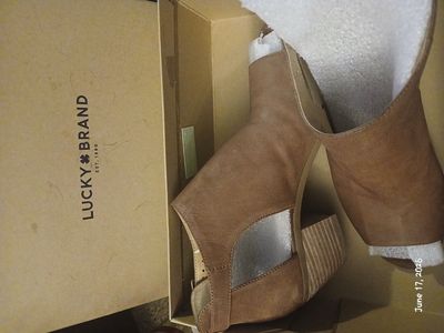 *NEW* Lucky brand women's sandals