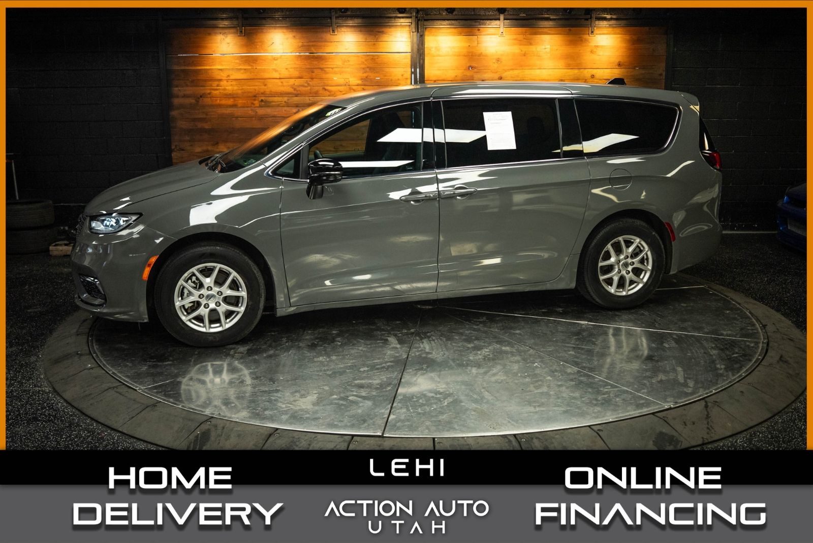 2025 Chrysler Pacifica Select