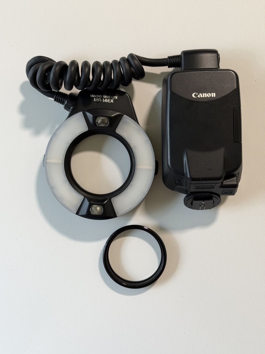 Canon Macro Ring Lite MR-14EX E-TTL Macro Flash for Canon EOS Cameras, Black with Bag
