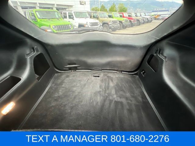 Main image 33
