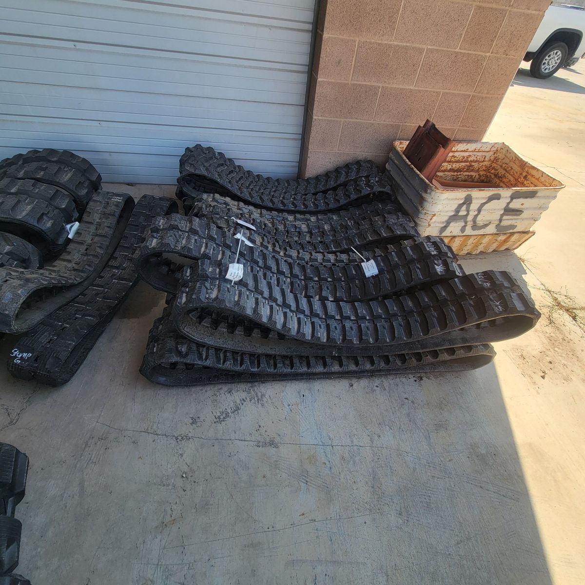 Heavy Equipment Rubber Tracks for Excavator/Skid Steer - Various Sizes