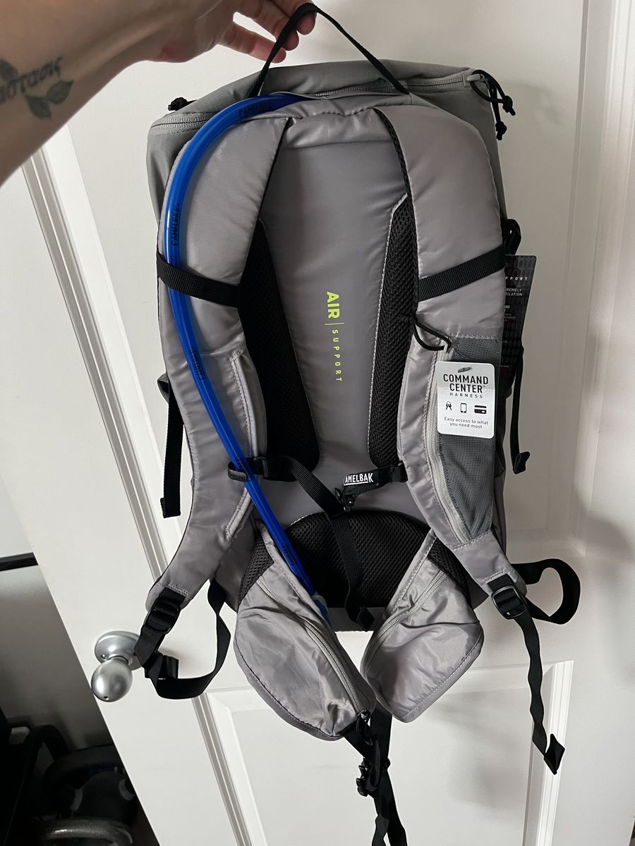 NEW Camelbak Rim Runner 22 Hydration Pack 70 OZ - Grey Flannel/Lime Punch with Air Support