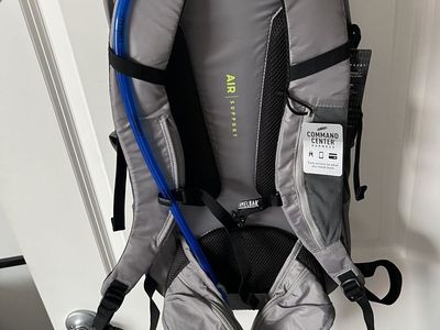NEW Camelbak Rim Runner 22 Hydration Pack 70 OZ - Grey Flannel/Lime Punch with Air Support