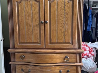 Armoire /dresser with hanger rod