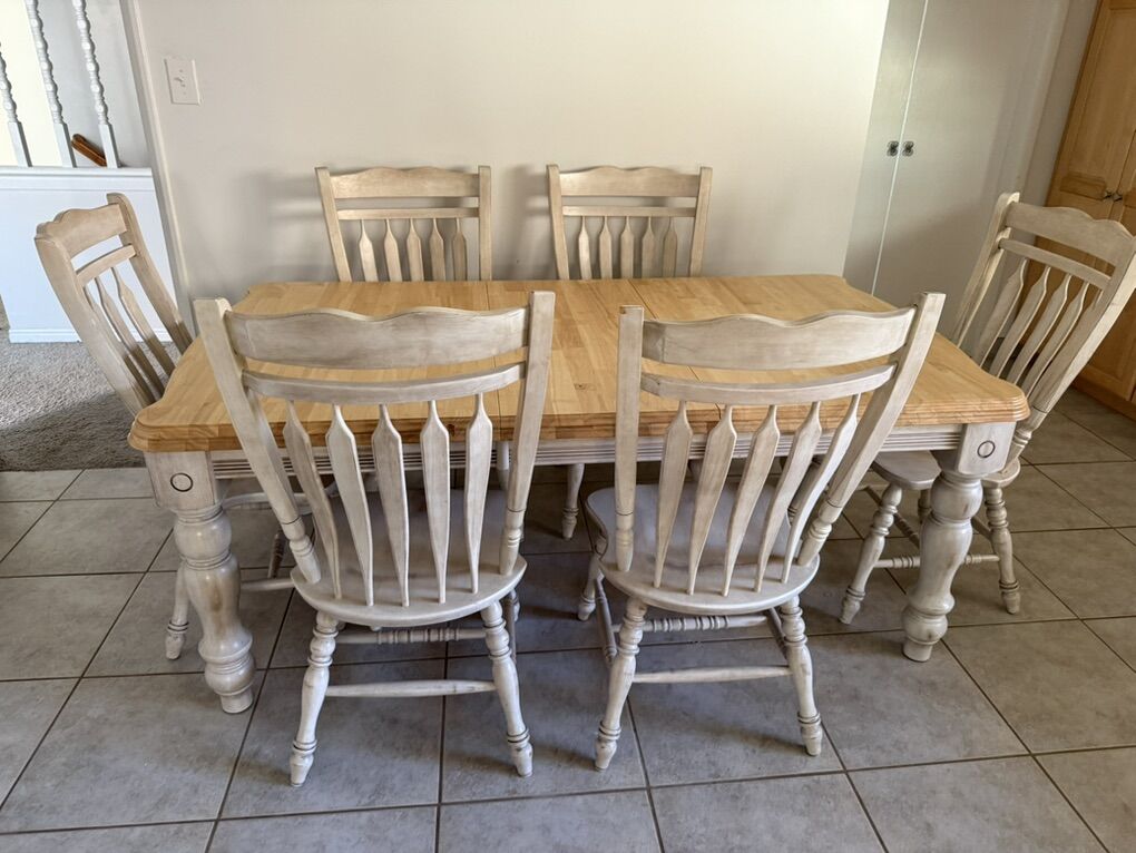 LaRge Kitchen Table-6 Matching Chairs