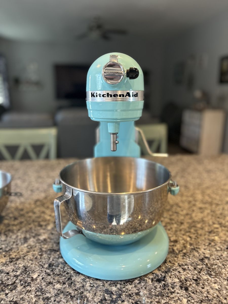 Kitchen Aid 5qt electric mixer