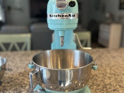 Kitchen Aid 5qt electric mixer