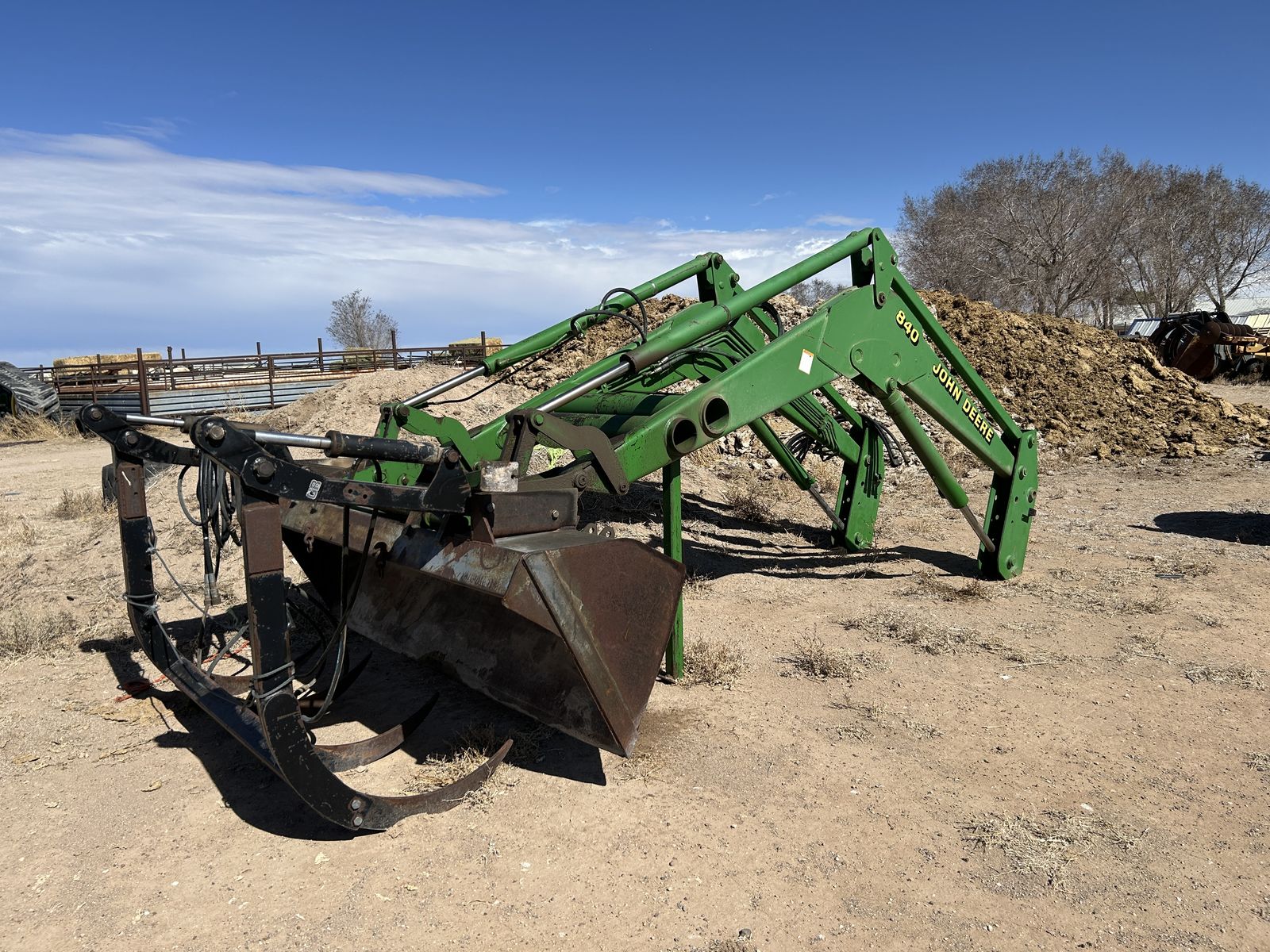 1997 John Deere 840 Loader with 4 Tine Grapple