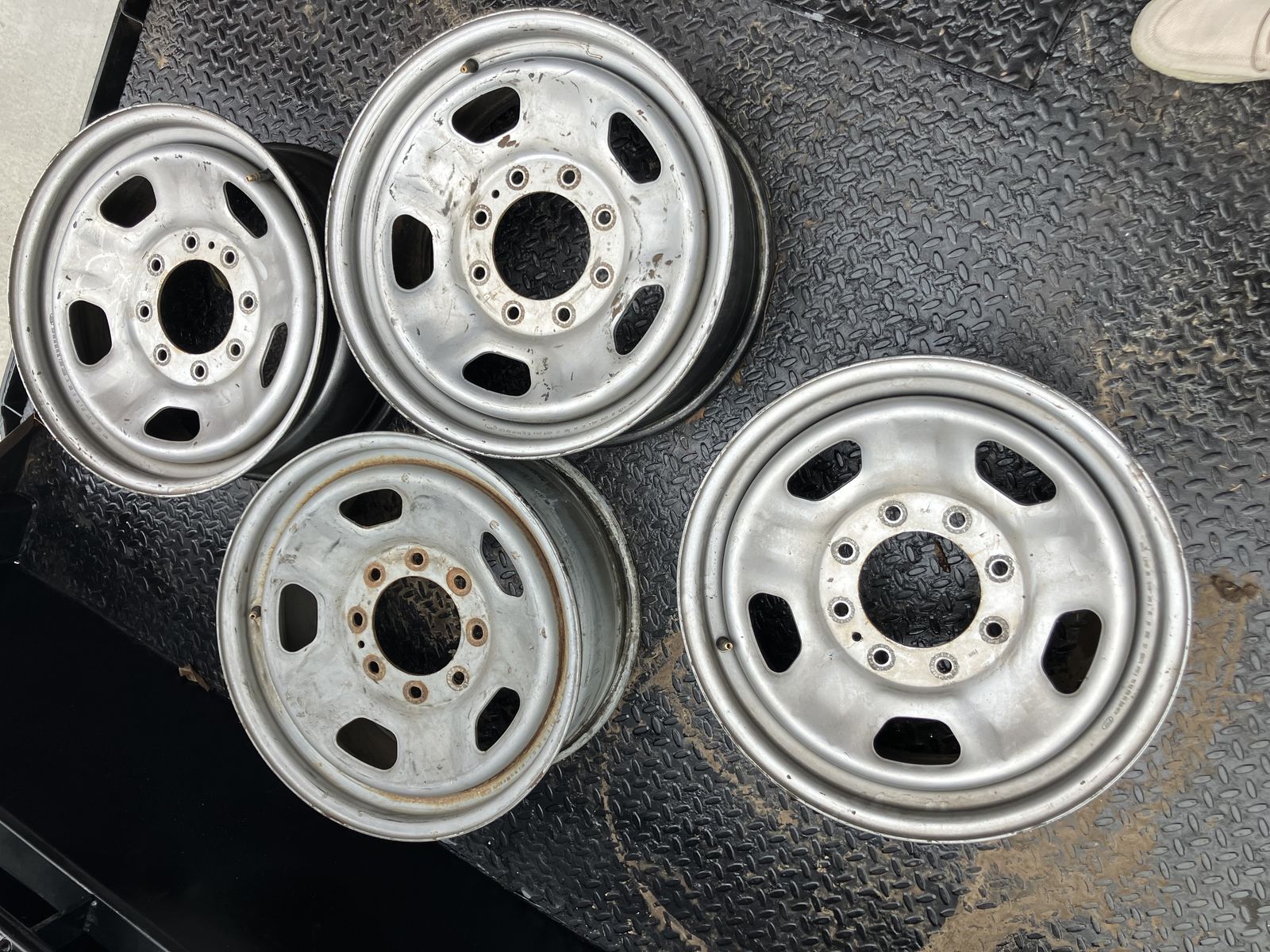 F350 8 Lug Steel Wheels