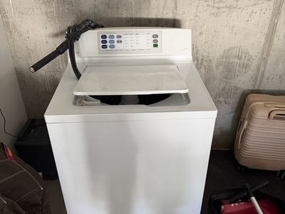 BROKEN GE Profile Top-Load Washing Machine - White
