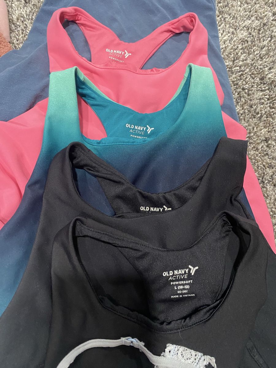 Girls sz 9-10 great condition clothes