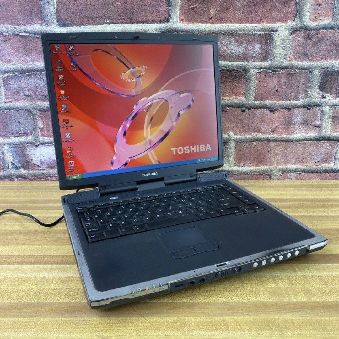 Toshiba Satellite laptop vintage working